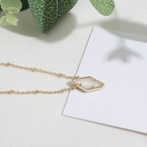 Kendra Scott Kinsley Gold Ivory Mother-of-Pearl Short Necklace - Picture 3 of 3